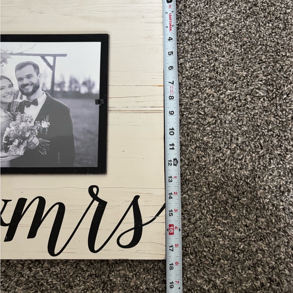Mr & Mrs Photo Sign - Picture 3 of 3